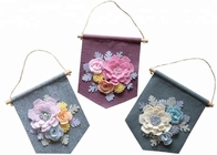 China Handgemachte Filz-Wandbehang-Fahnen-dekorativer Zoll 9.5*9.5 mit Blumen-Dekor usine