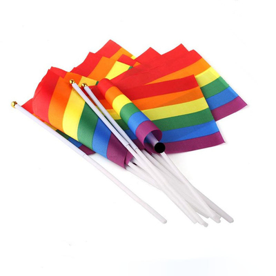 Kundengebundenes Polyester 100d Erschütterungs-Hand-Pride Flags 14cmx21cm